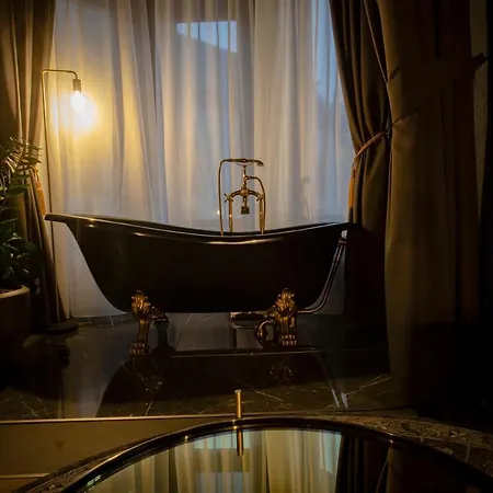 Noble Boutique - Adults Only 4*