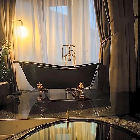 Noble Boutique - Adults Only 4*