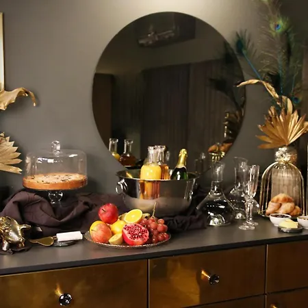 Noble Boutique - Adults Only 4*